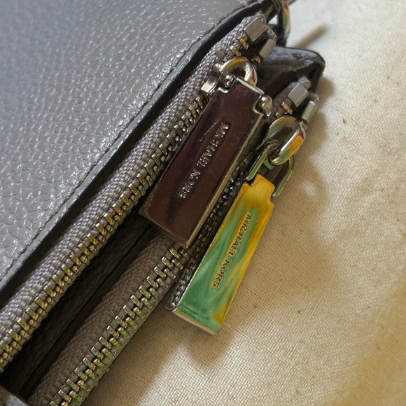 Michael Kors Adele Leather Smartphone Wallet Wristlet - Picture 3 of 9